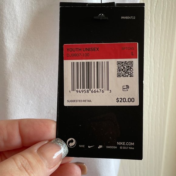 Nike NEW Youth Size Large White/Black Festival Futura Tank Top - Picture 7 of 9